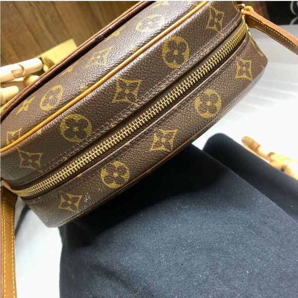 LOUIS VUITTON BLOIS Monogram Crossbody Shoulder Bag COMES WITH: LV Dust Bag COA - Picture 12 of 17